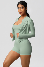 Completo 3 pezzi Celeste: reggiseno, giacca con zip e shorts