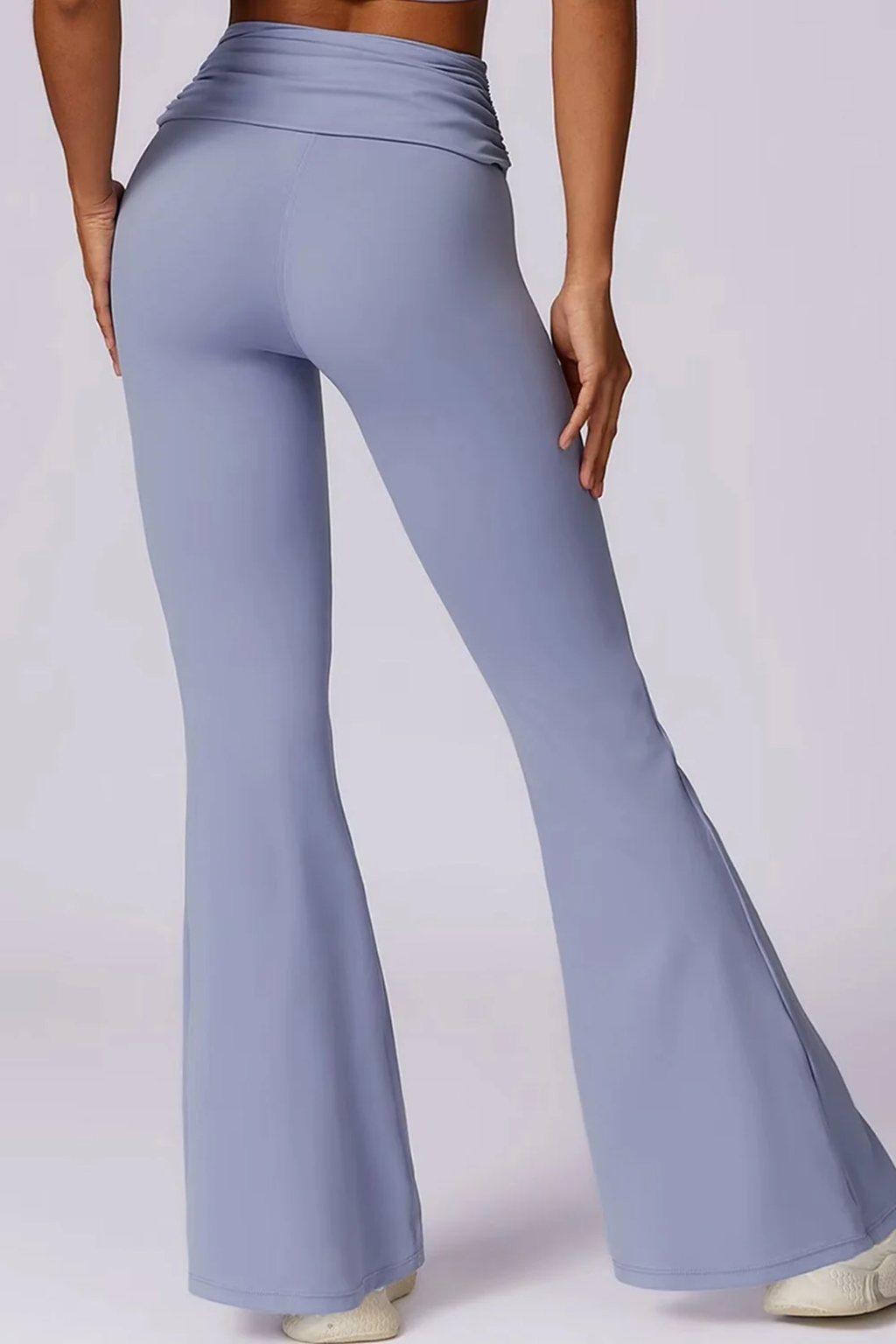 Pantaloni a zampa Selina