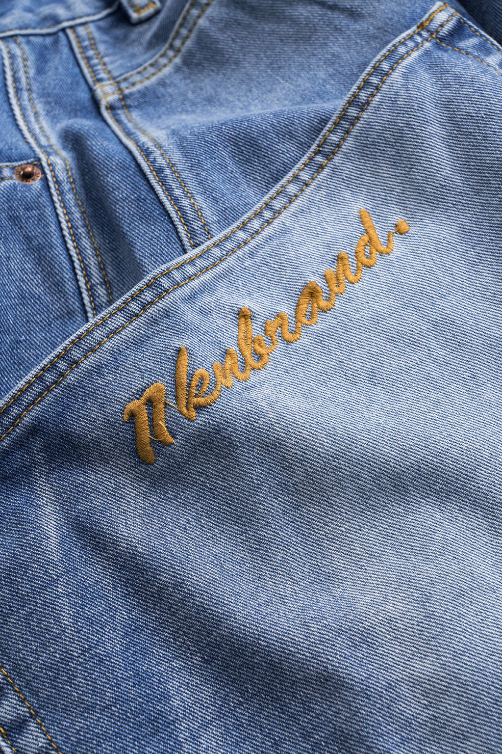 Koyu Renk Yıkamalı Bol Paçalı Kot Pantolon