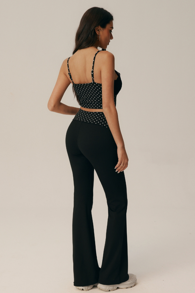 Completo Colette canotta in pizzo e pantaloni svasati