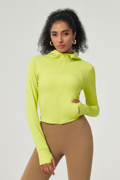 Chaqueta corta cepillada Mila con capucha