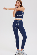 High-waist, rear-hugging exercise outfit for women