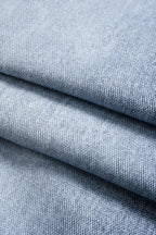 Dikkat Çekici Aksesuar: Geniş Paçalı Kot Pantolon