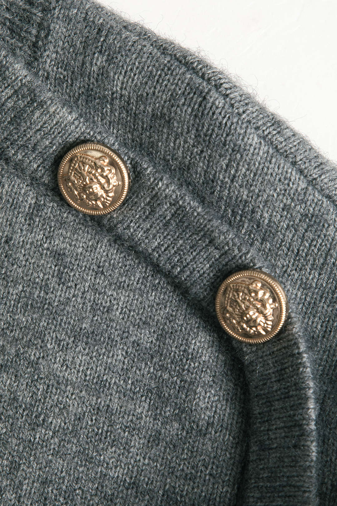 Düğme Detaylı Örme Kazak 