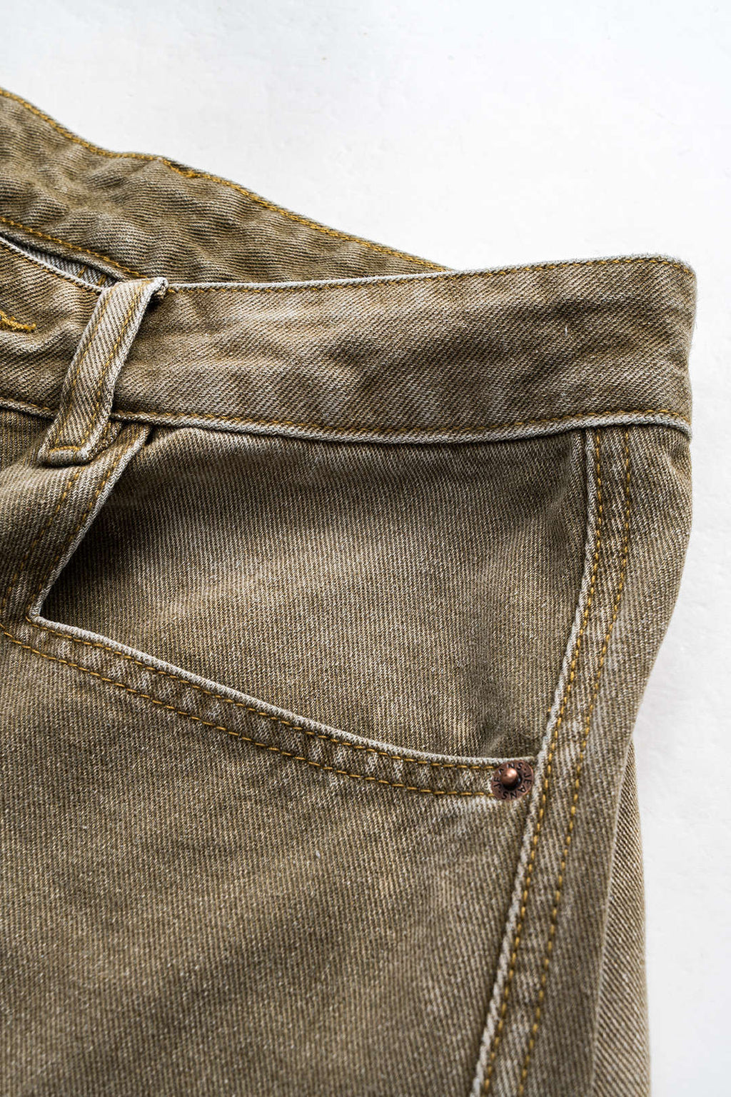 Koyu Renk Yıkamalı Bol Paçalı Kot Pantolon