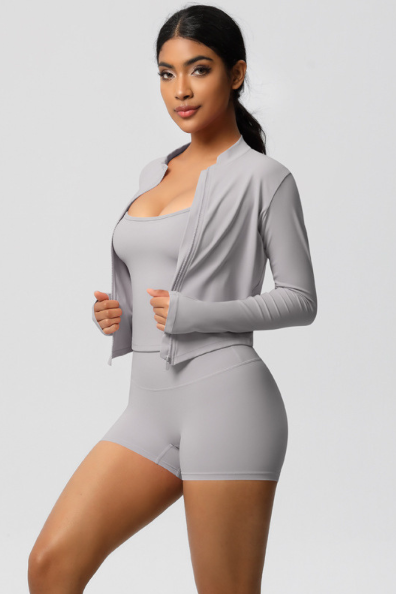 Completo 3 pezzi Celeste: reggiseno, giacca con zip e shorts