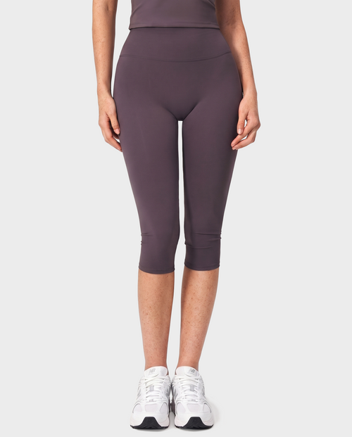 Amelie Capri Leggings – Purple