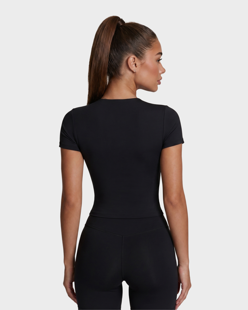 Amelie Tee – Nero