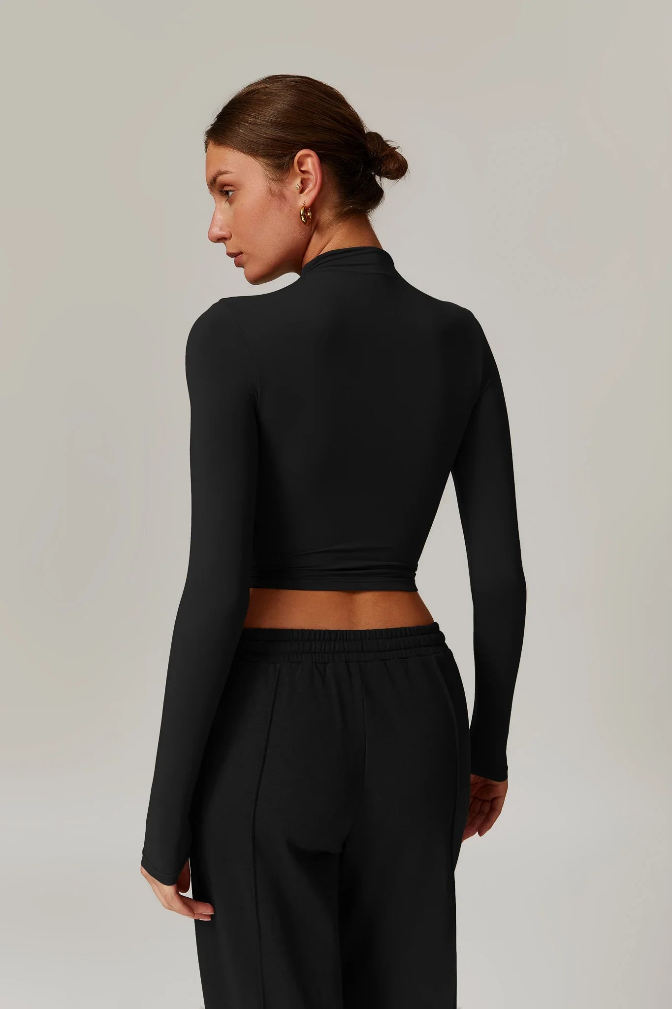 Rose Turtleneck Top – Nero