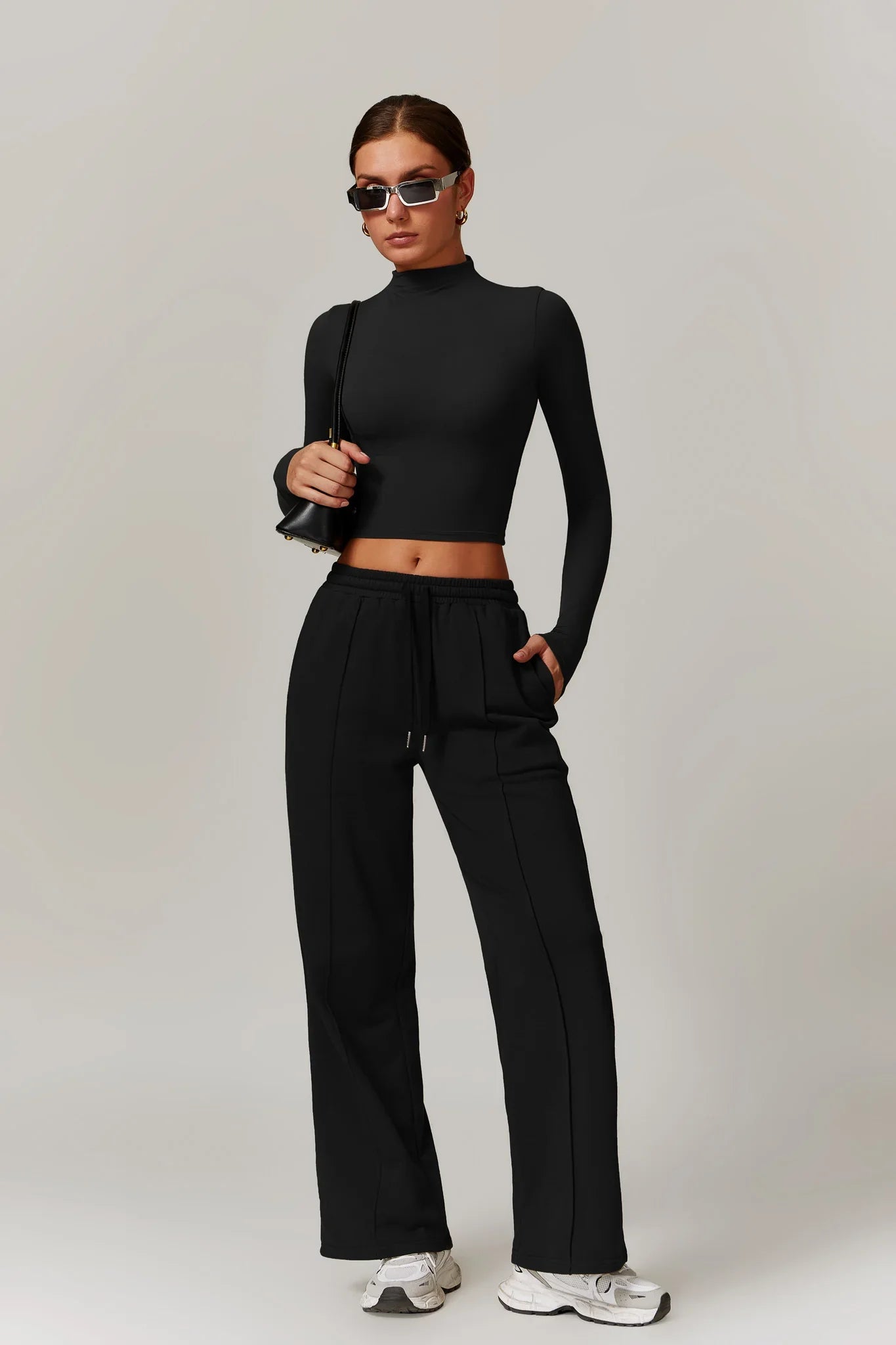 Rose Turtleneck Top – Nero