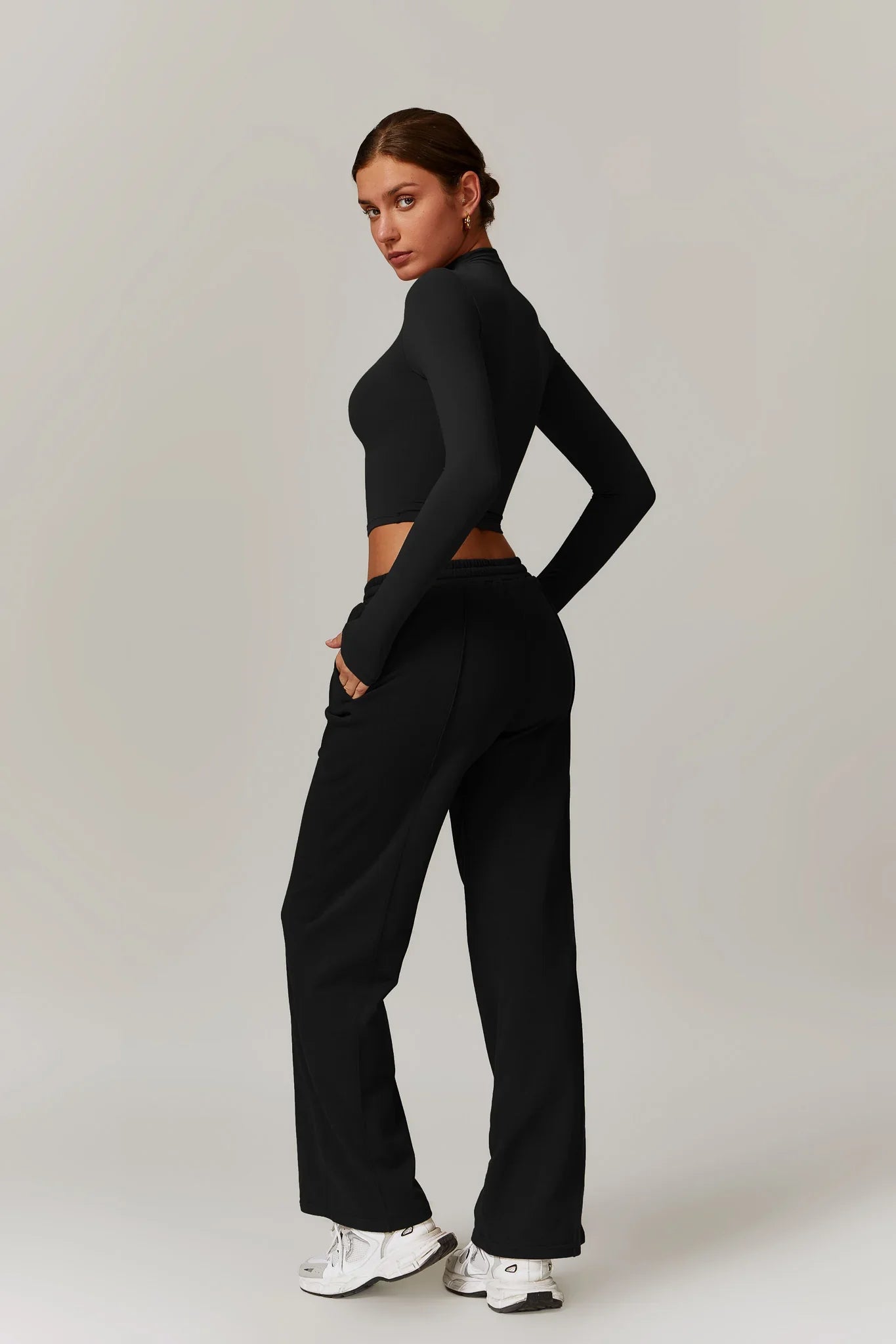 Rose Turtleneck Top – Nero