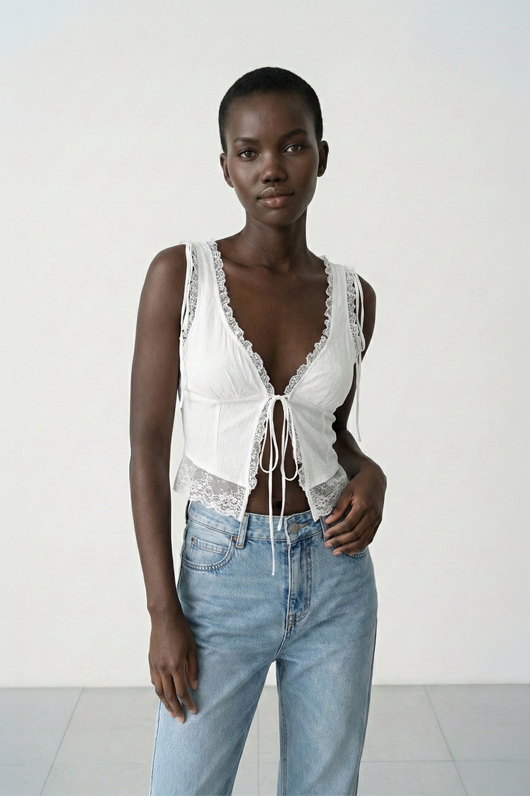 Dantelli Bağlamalı Önü Açık Bluz