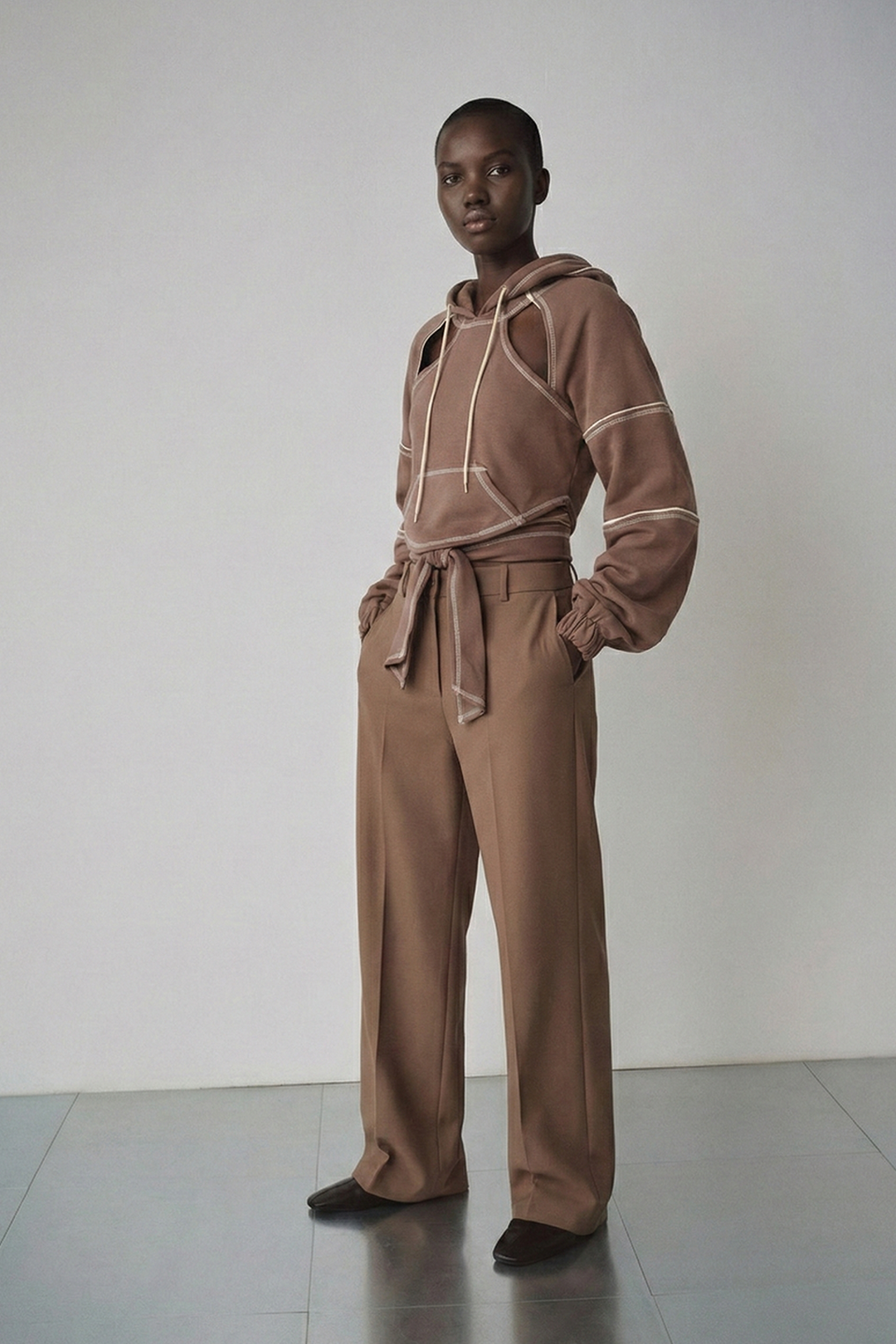 Önden Bağlamalı Kapüşonlu Sweatshirt 