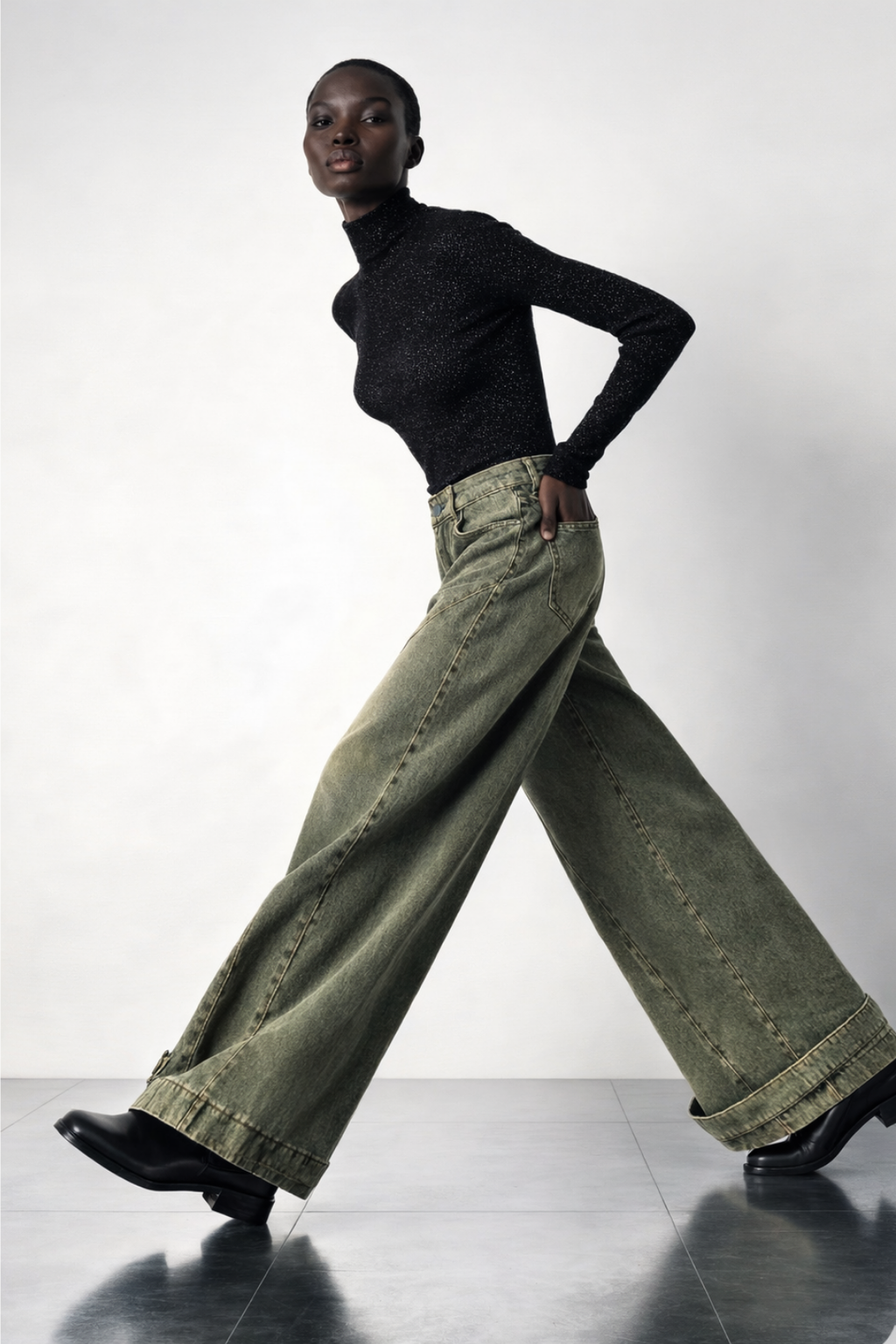 Kullanışlı Geniş Paçalı Kot Pantolon