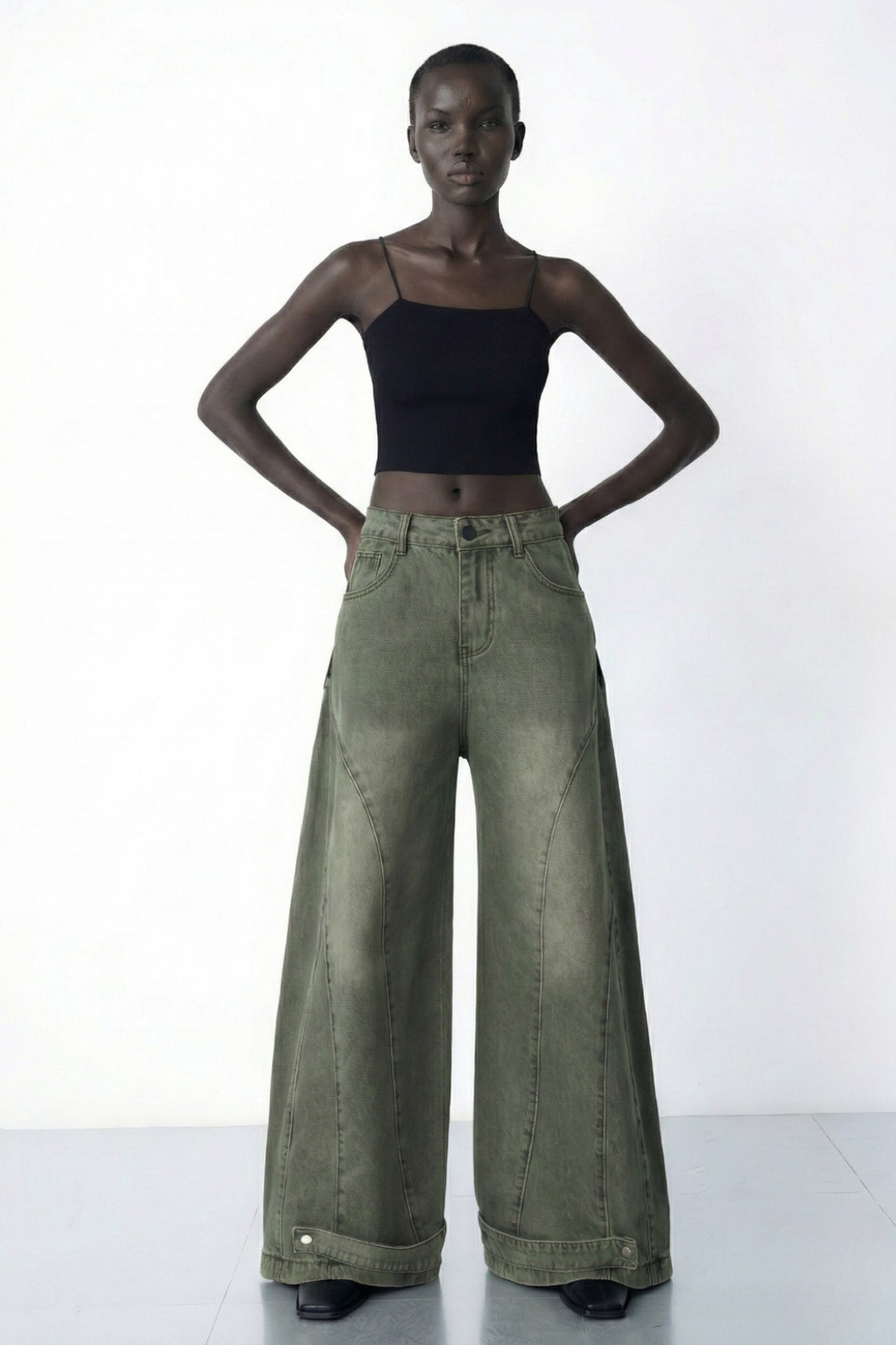 Kullanışlı Geniş Paçalı Kot Pantolon