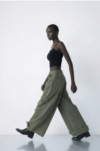 Kullanışlı Geniş Paçalı Kot Pantolon