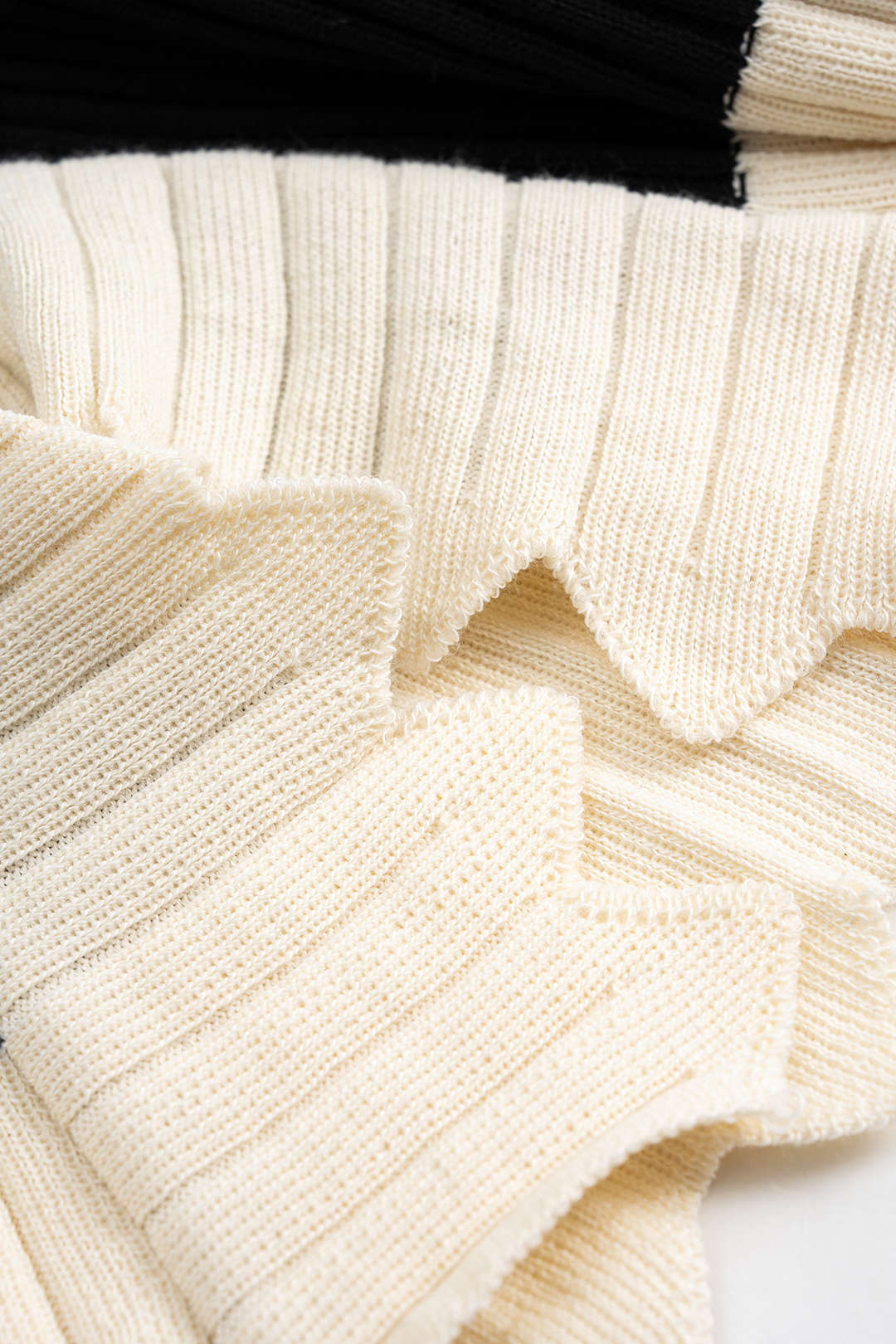 Kontrast Kenarlı Örme Bluz 