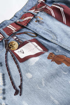 Dikkat Çekici Aksesuar: Geniş Paçalı Kot Pantolon