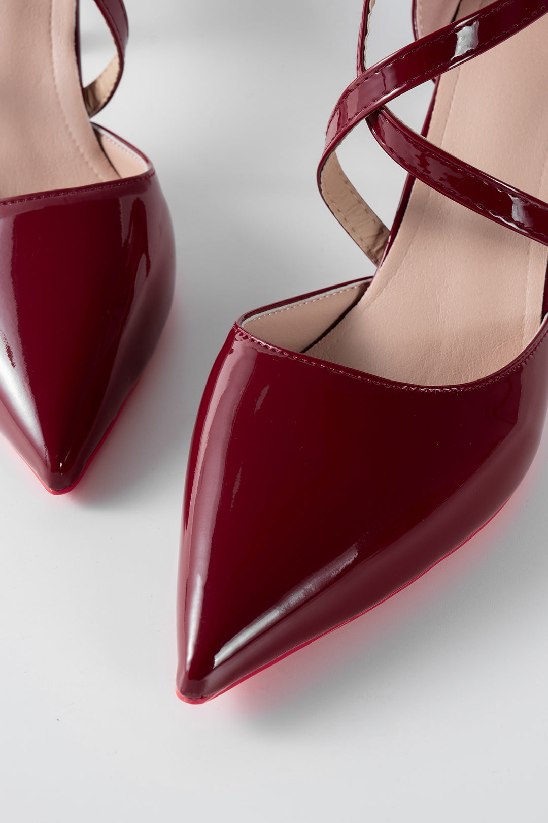 KIRMIZI POZ TOPUKLU AYAKKABILAR 