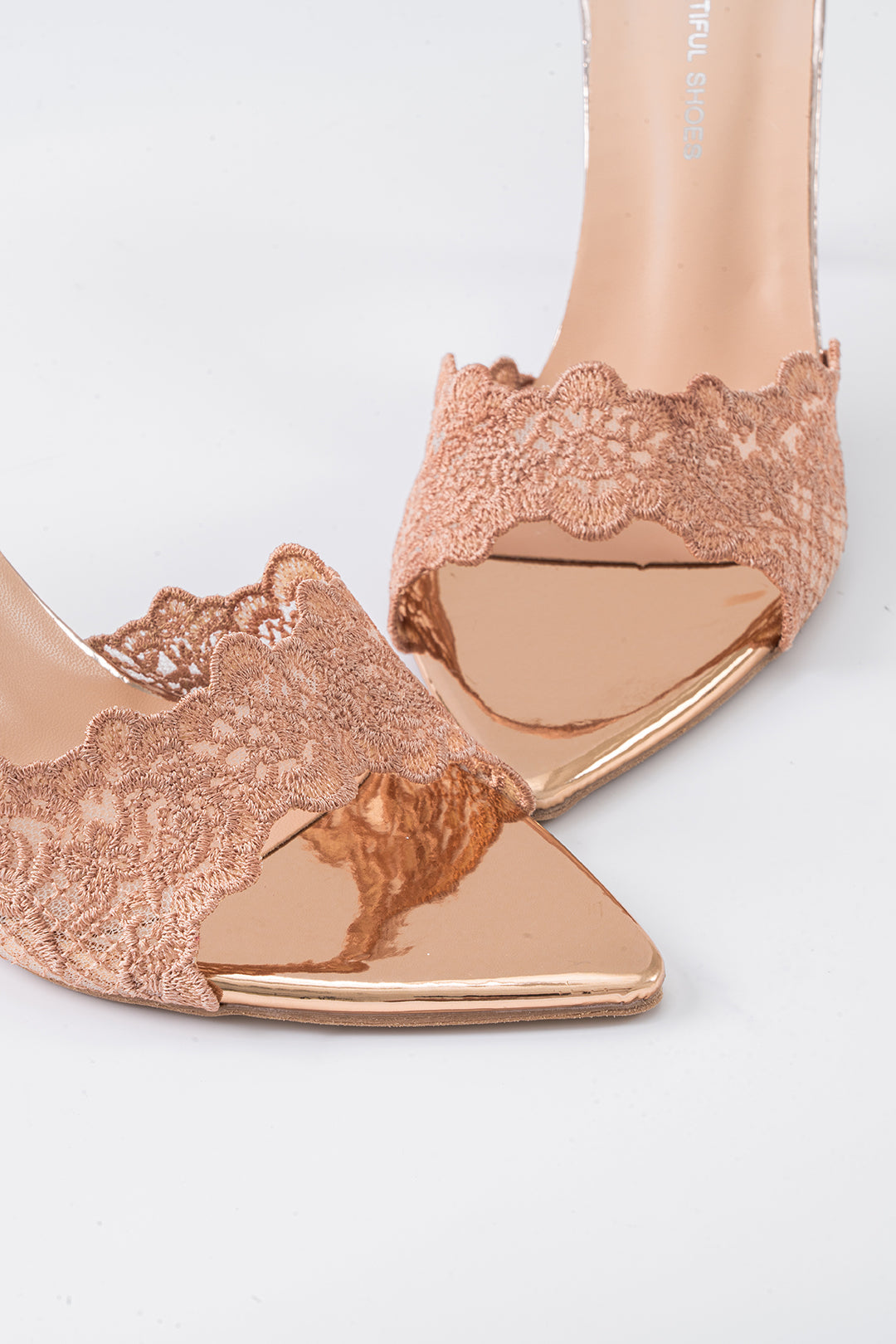 GÜL DANTEL TERLİK TOPUKLU AYAKKABILAR 